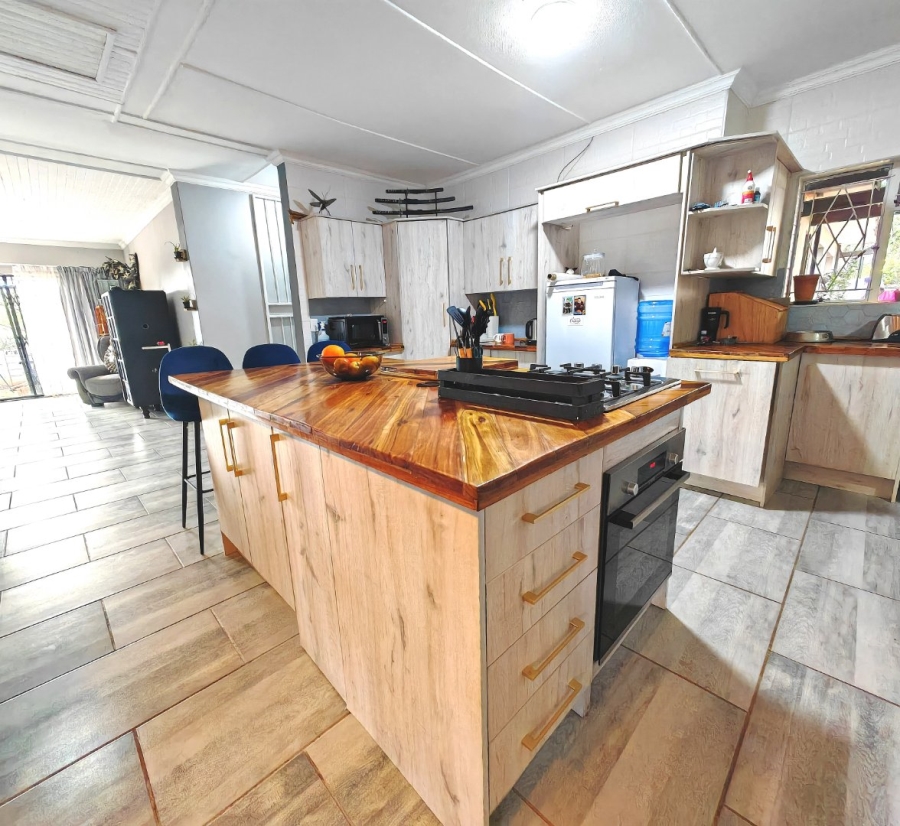 4 Bedroom Property for Sale in Uitsig Free State